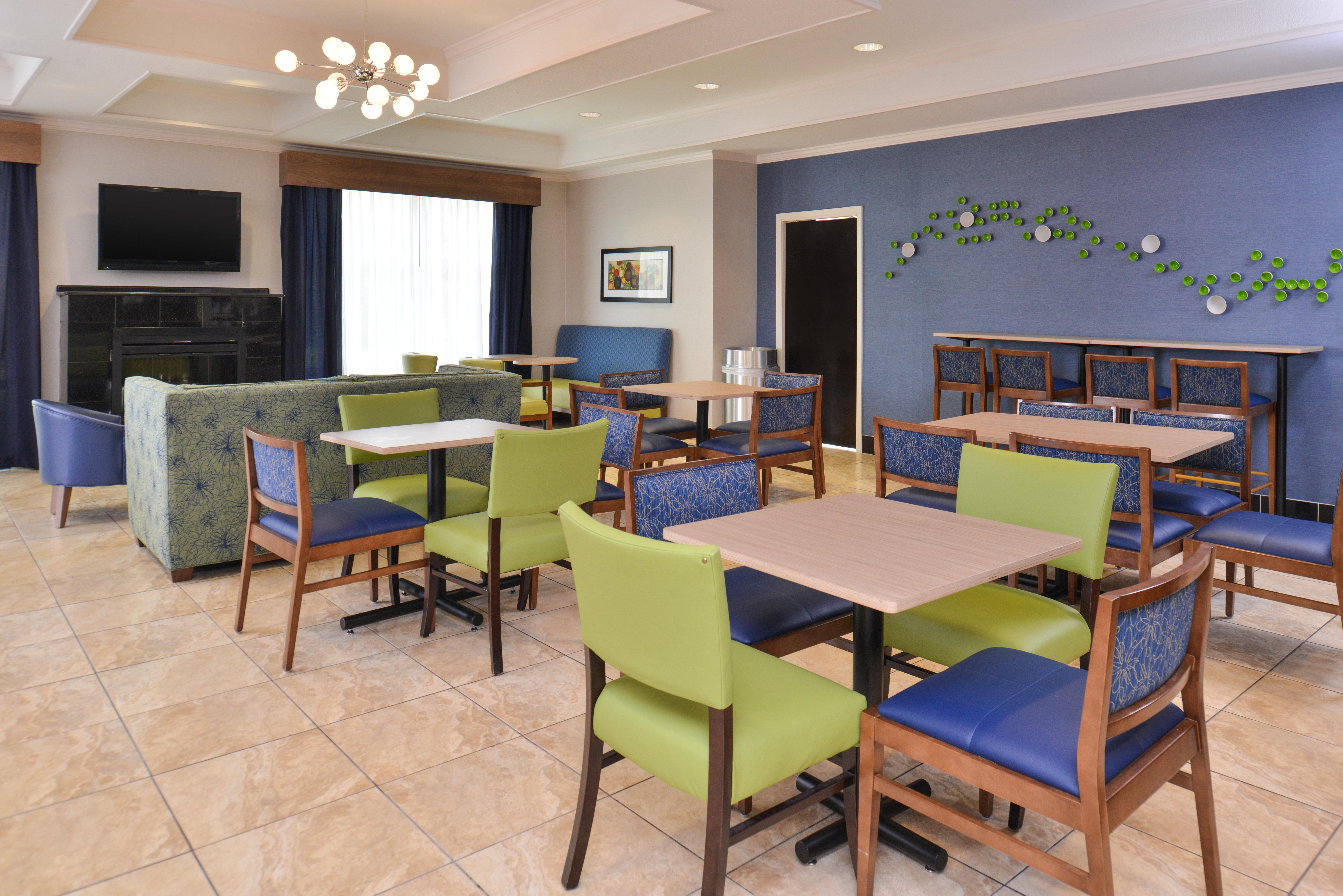 Holiday Inn Express & Suites San Antonio South Eksteriør bilde