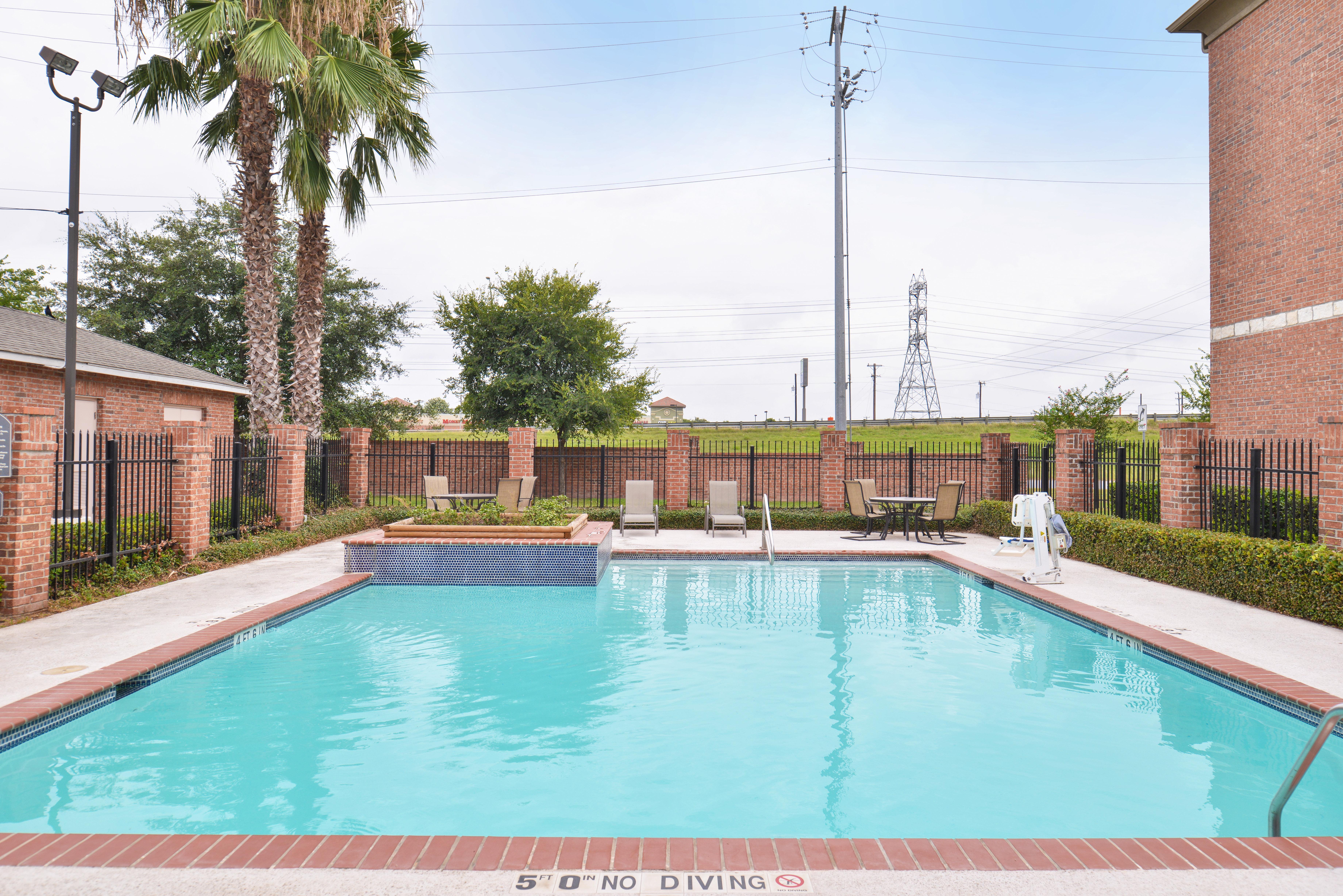 Holiday Inn Express & Suites San Antonio South Eksteriør bilde