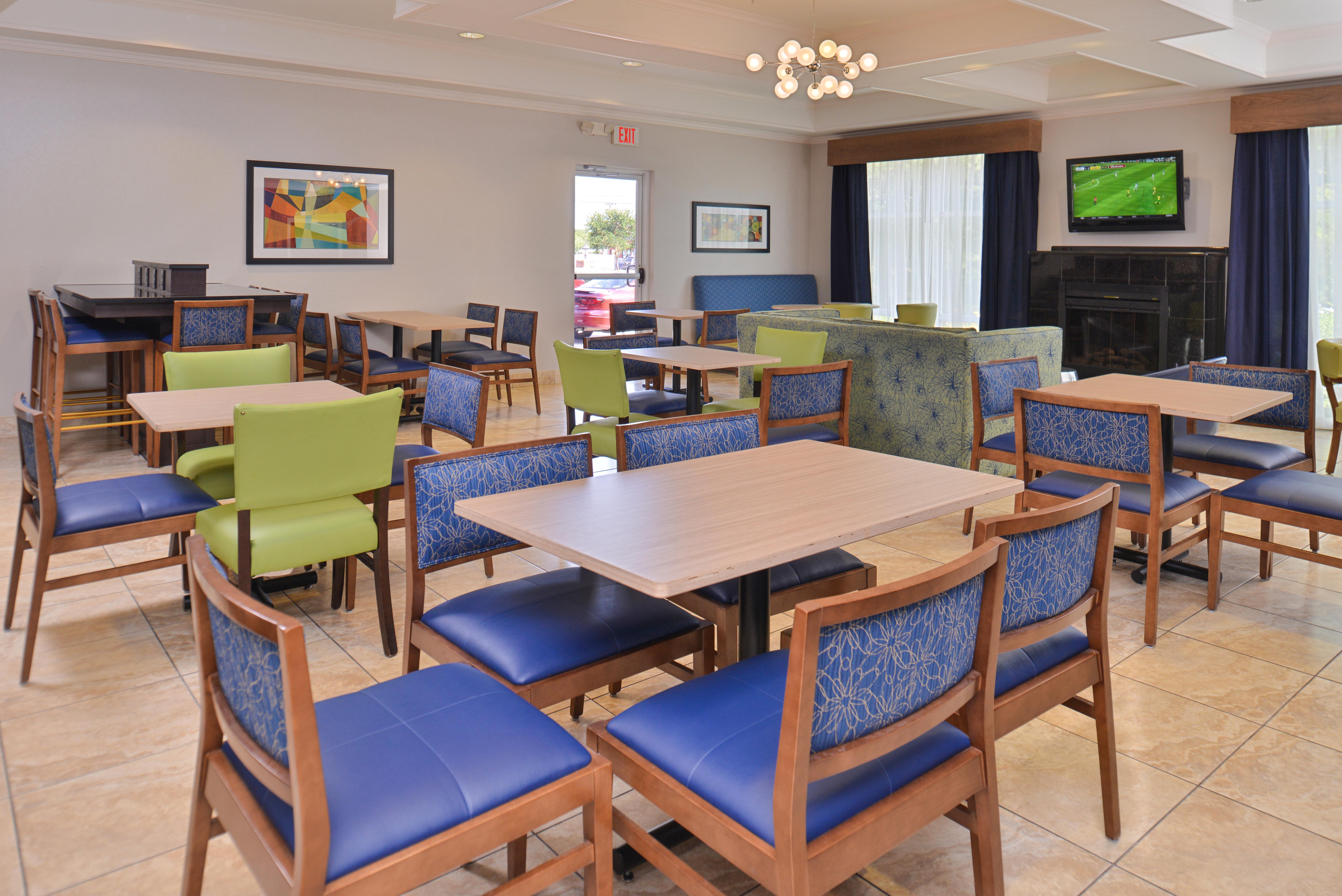 Holiday Inn Express & Suites San Antonio South Eksteriør bilde