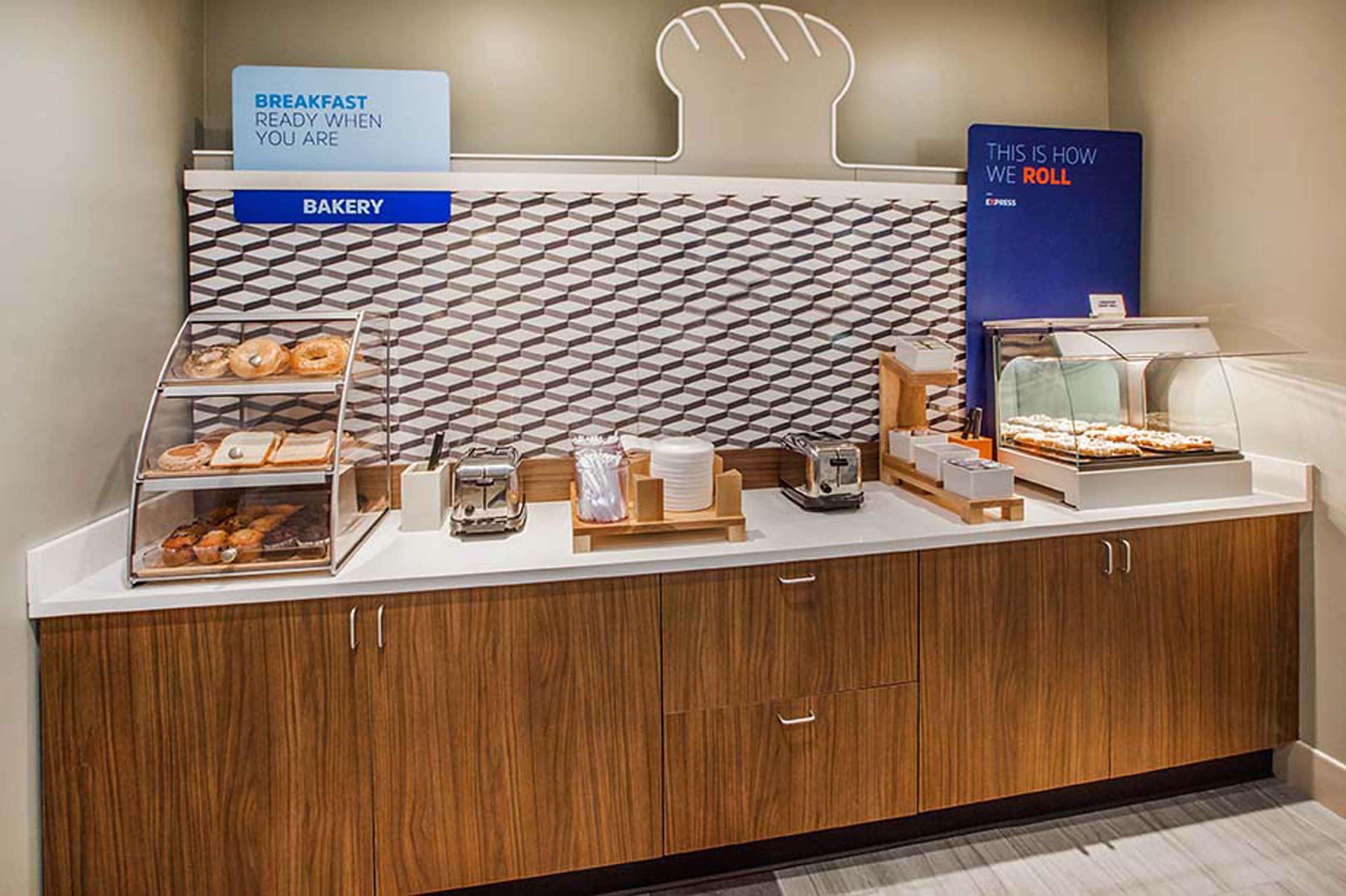 Holiday Inn Express & Suites San Antonio South Eksteriør bilde