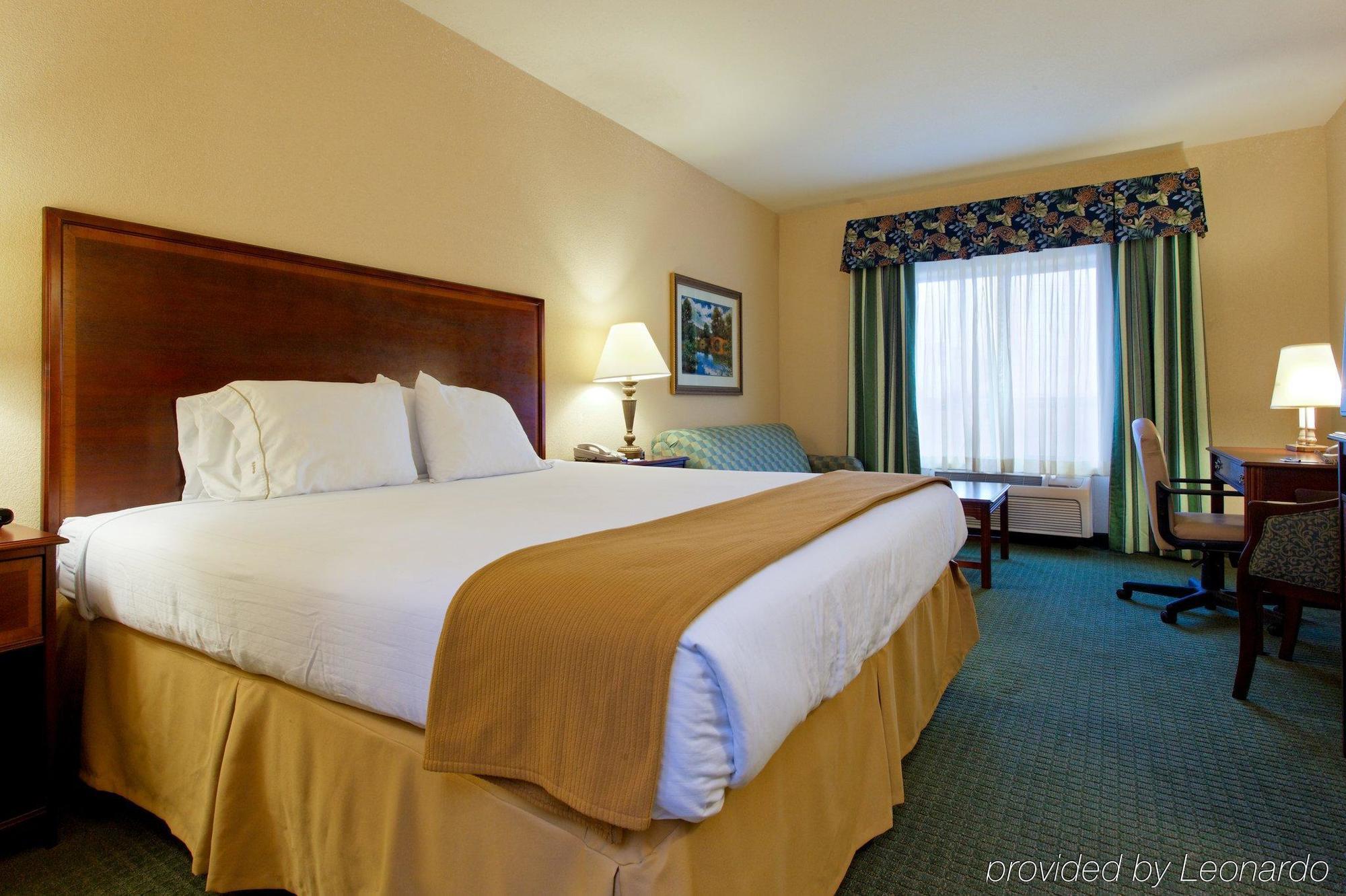 Holiday Inn Express & Suites San Antonio South Rom bilde