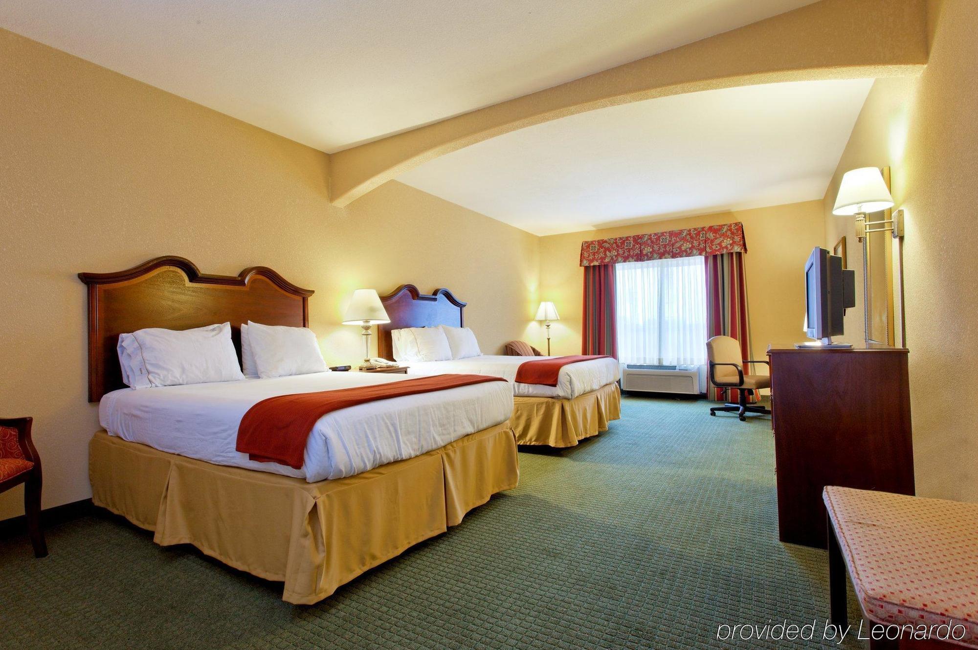 Holiday Inn Express & Suites San Antonio South Eksteriør bilde