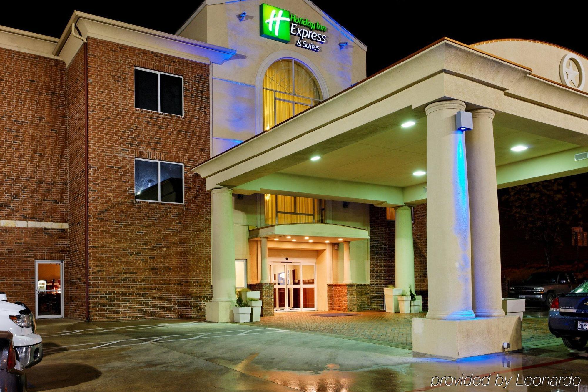 Holiday Inn Express & Suites San Antonio South Eksteriør bilde