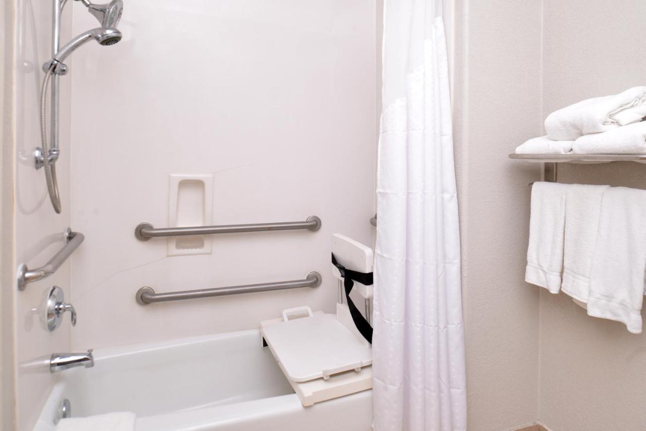 Holiday Inn Express & Suites San Antonio South Eksteriør bilde
